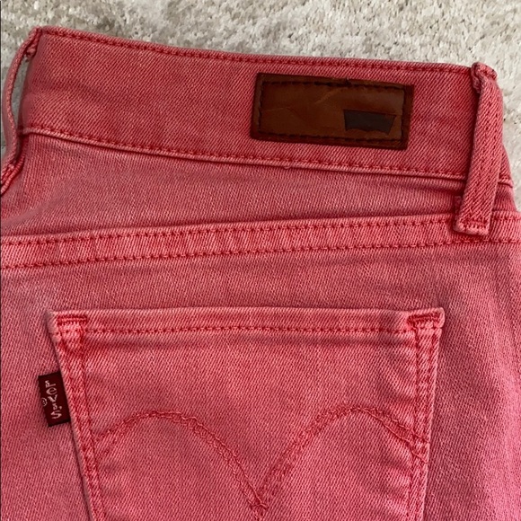 LEVI’S red denim - Picture 2 of 4